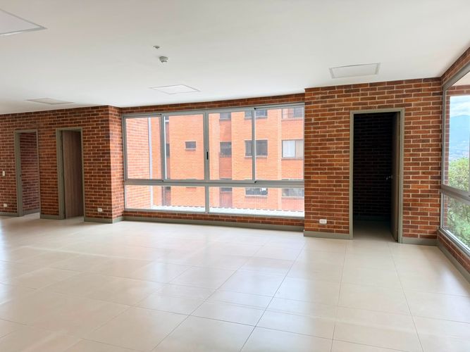 Oficina en arriendo en El Poblado, Medellín, 139 m² · foto 10 de 14