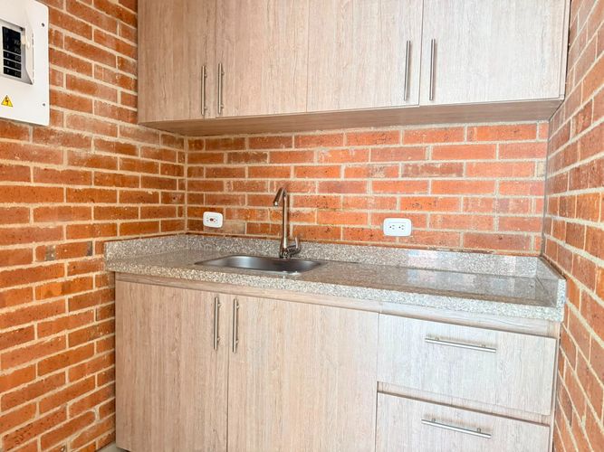 Oficina en arriendo en El Poblado, Medellín, 139 m² · foto 4 de 14