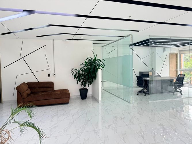 Oficina en arriendo en El Poblado, Medellín, 96 m² · foto 6 de 15