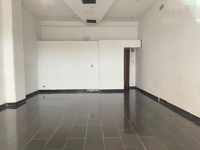 Local en arriendo en El Poblado, Medellín, 51 m² · foto 4 de 5