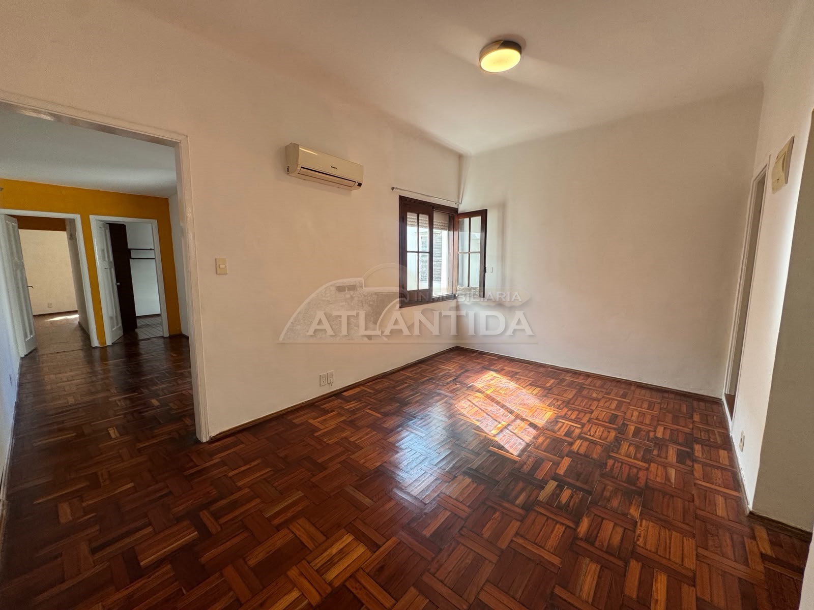 Alquiler Apartamento 2 Dormitorios Con 66m2 | Una Cuadra De Av. Rivera, Pocitos. Inm Atlántida