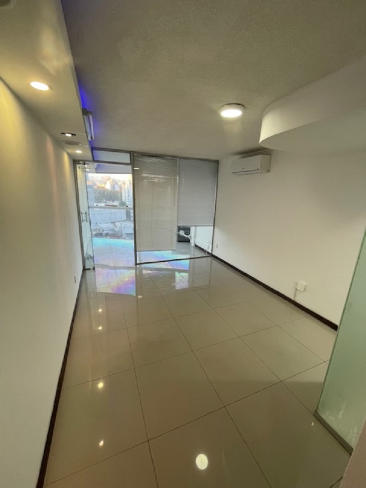 21 de Setiembre al frente, piso alto, opción Garage