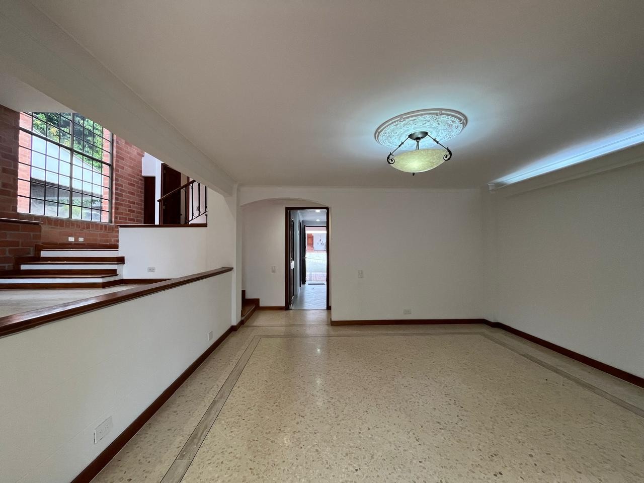 Casa en arriendo en El Poblado, Medellín · foto 3 de 20