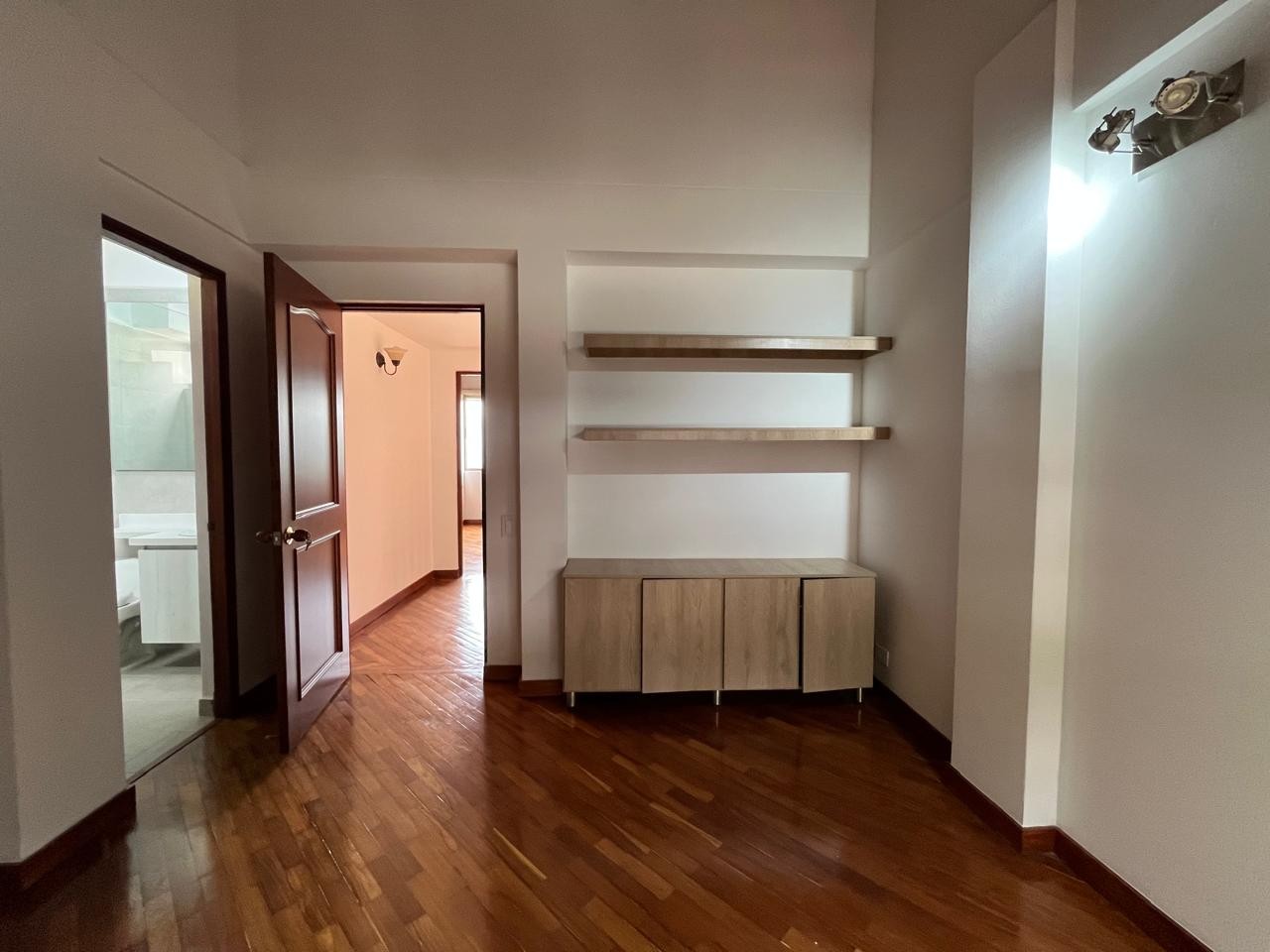 Casa en arriendo en El Poblado, Medellín · foto 14 de 20