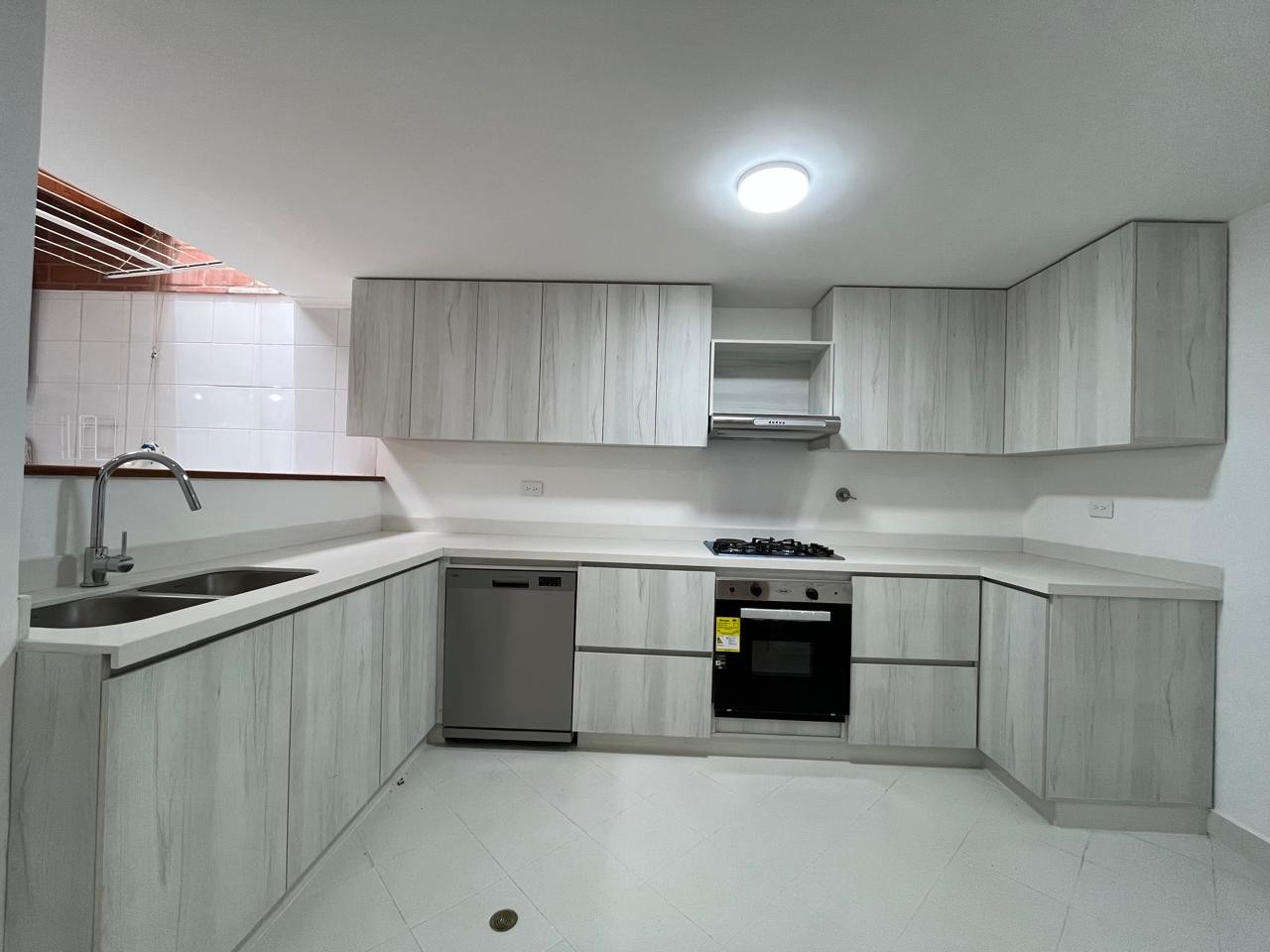 Casa en arriendo en El Poblado, Medellín · foto 8 de 20