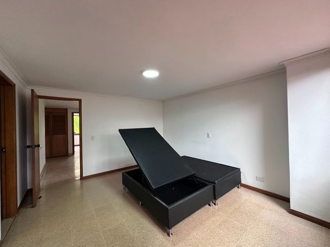 Apartamento de 3 alcobas en arriendo en Las Lomas, Medellín, 145 m² · foto 8 de 18