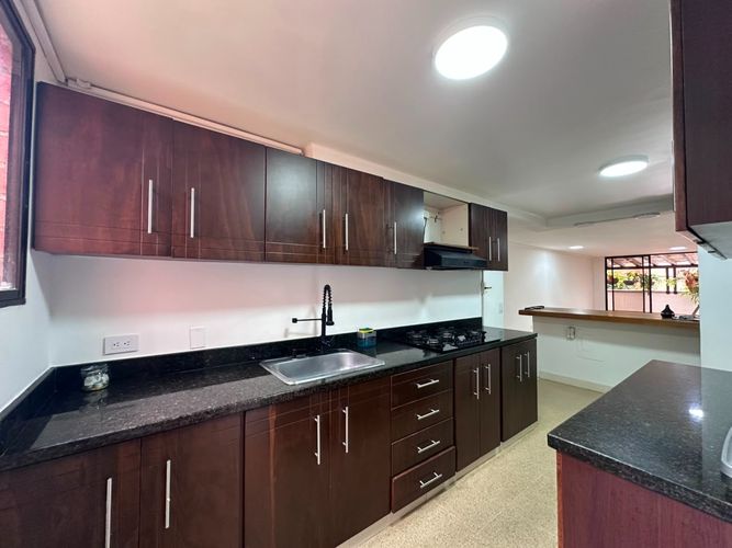 Apartamento de 3 alcobas en arriendo en Las Lomas, Medellín, 145 m² · foto 5 de 18