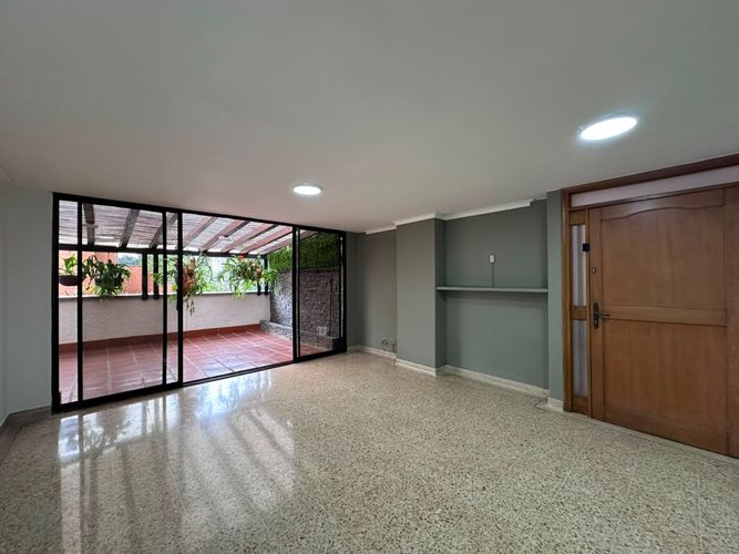 Apartamento de 3 alcobas en arriendo en Las Lomas, Medellín, 145 m² · foto 3 de 18