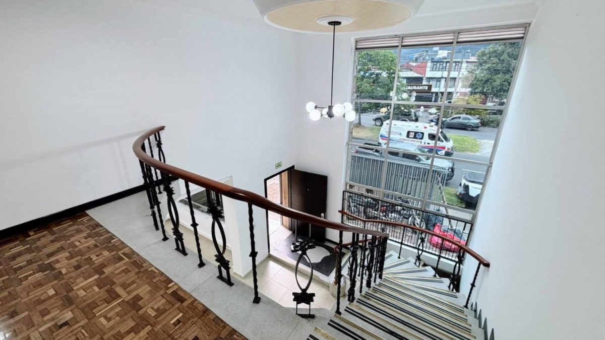 Casa en arriendo en Barrios Unidos, Bogotá · foto 2 de 24