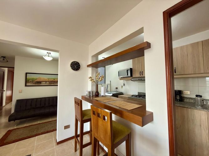 Apartamento de 3 alcobas en arriendo en El Poblado, Medellín, 89 m² · foto 4 de 12