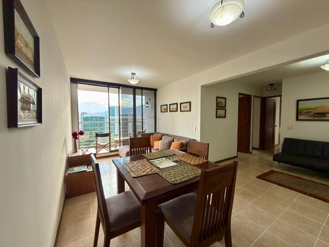 Apartamento de 3 alcobas en arriendo en El Poblado, Medellín, 89 m² · foto 2 de 12