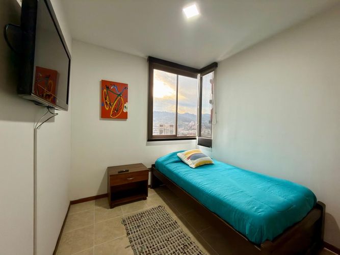 Apartamento de 3 alcobas en arriendo en El Poblado, Medellín, 89 m² · foto 11 de 12