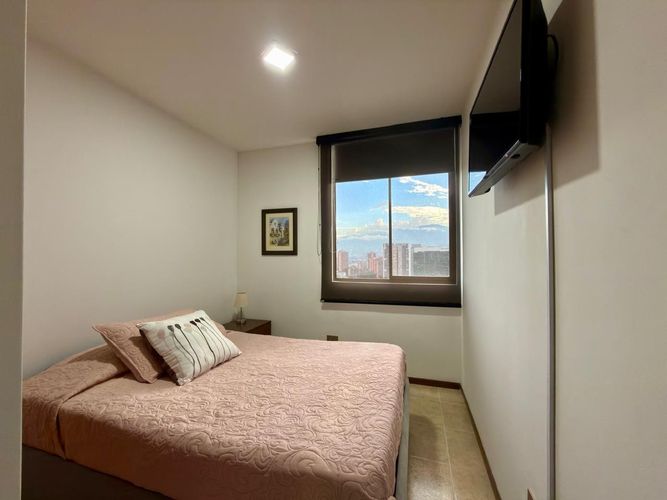 Apartamento de 3 alcobas en arriendo en El Poblado, Medellín, 89 m² · foto 8 de 12