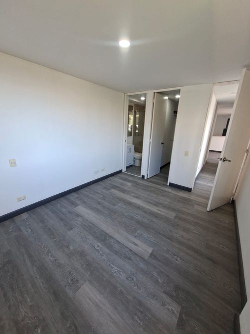 Apartamento de 3 alcobas en arriendo en El Diamante No. 2, Medellín, 70 m² · foto 3 de 12