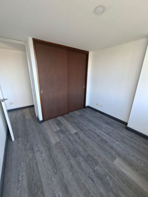 Apartamento de 3 alcobas en arriendo en El Diamante No. 2, Medellín, 70 m² · foto 4 de 12