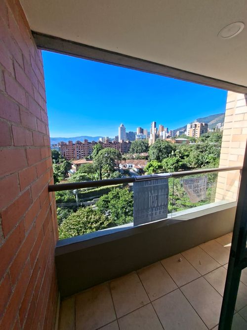 Apartamento de 3 alcobas en arriendo en El Diamante No. 2, Medellín, 70 m² · foto 11 de 12