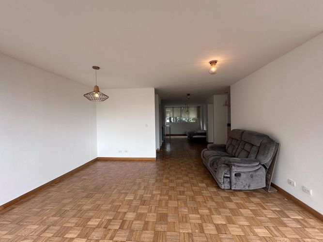 Apartamento de 3 alcobas en arriendo en El Poblado, Medellín, 160 m² · foto 2 de 20