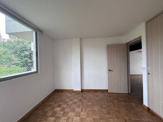 Apartamento de 3 alcobas en arriendo en El Poblado, Medellín, 160 m² · foto 12 de 20
