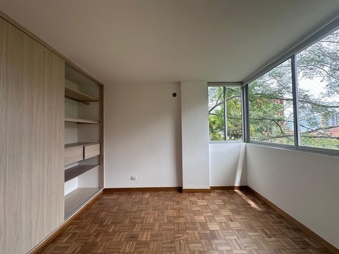 Apartamento de 3 alcobas en arriendo en El Poblado, Medellín, 160 m² · foto 13 de 20