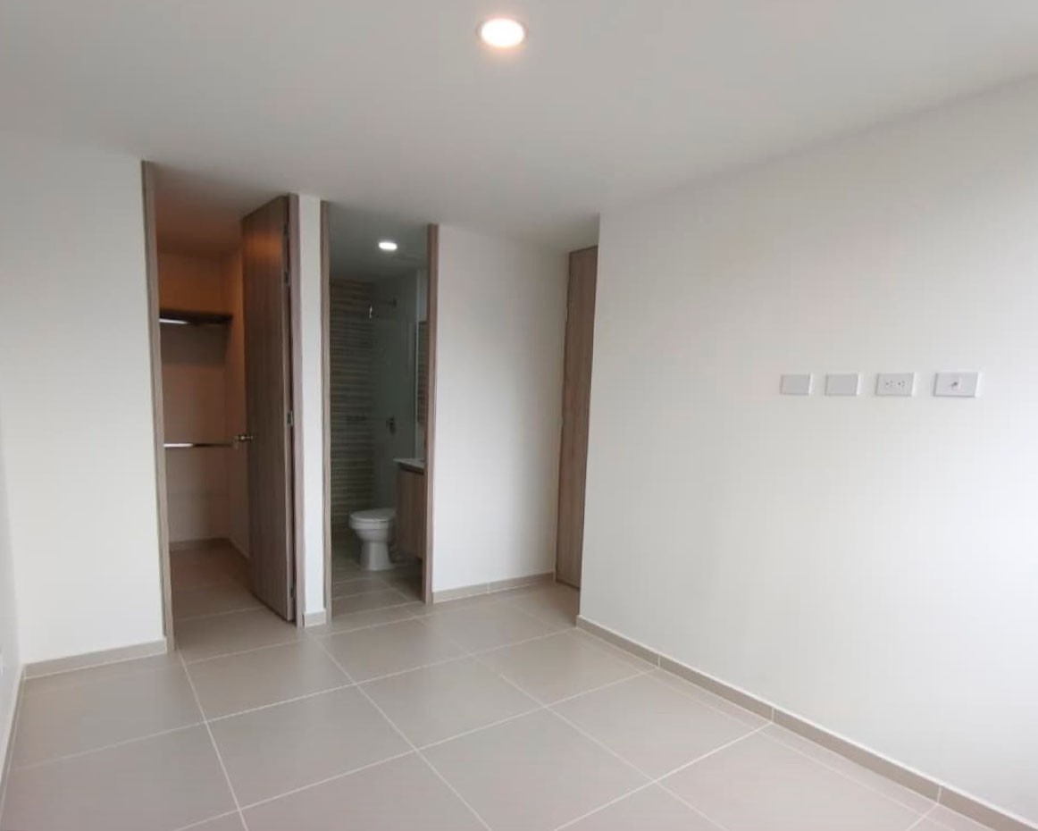 Apartamento en venta en Los Naranjos, Itagüí · foto 6 de 16