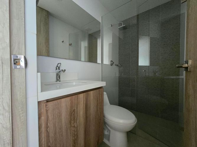 Apartamento de 2 alcobas en arriendo en El Poblado, Medellín, 80 m² · foto 5 de 14