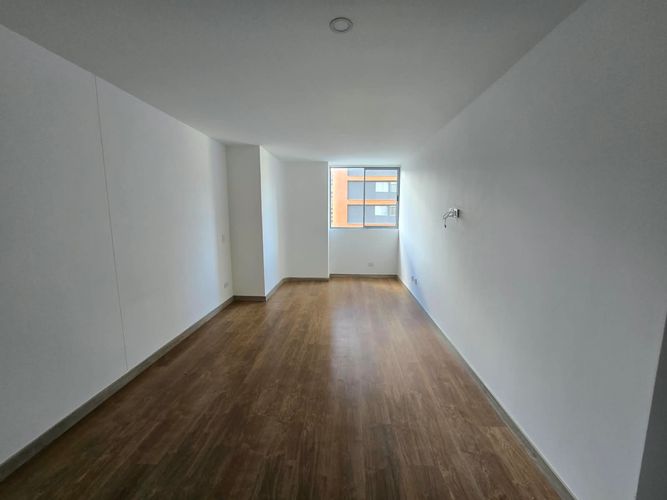 Apartamento de 2 alcobas en arriendo en El Poblado, Medellín, 80 m² · foto 8 de 14