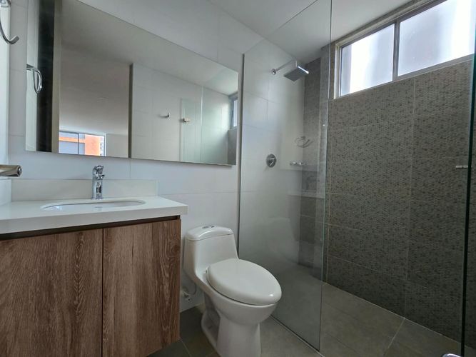 Apartamento de 2 alcobas en arriendo en El Poblado, Medellín, 80 m² · foto 11 de 14