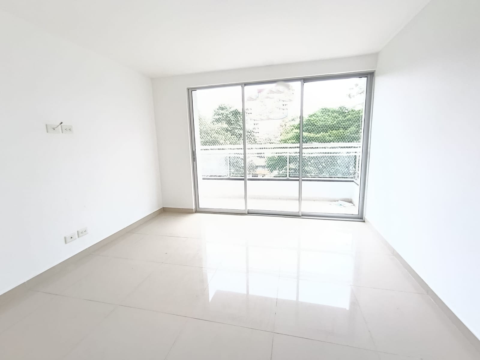 Apartamento en arriendo en Laureles, Medellín · foto 2 de 14