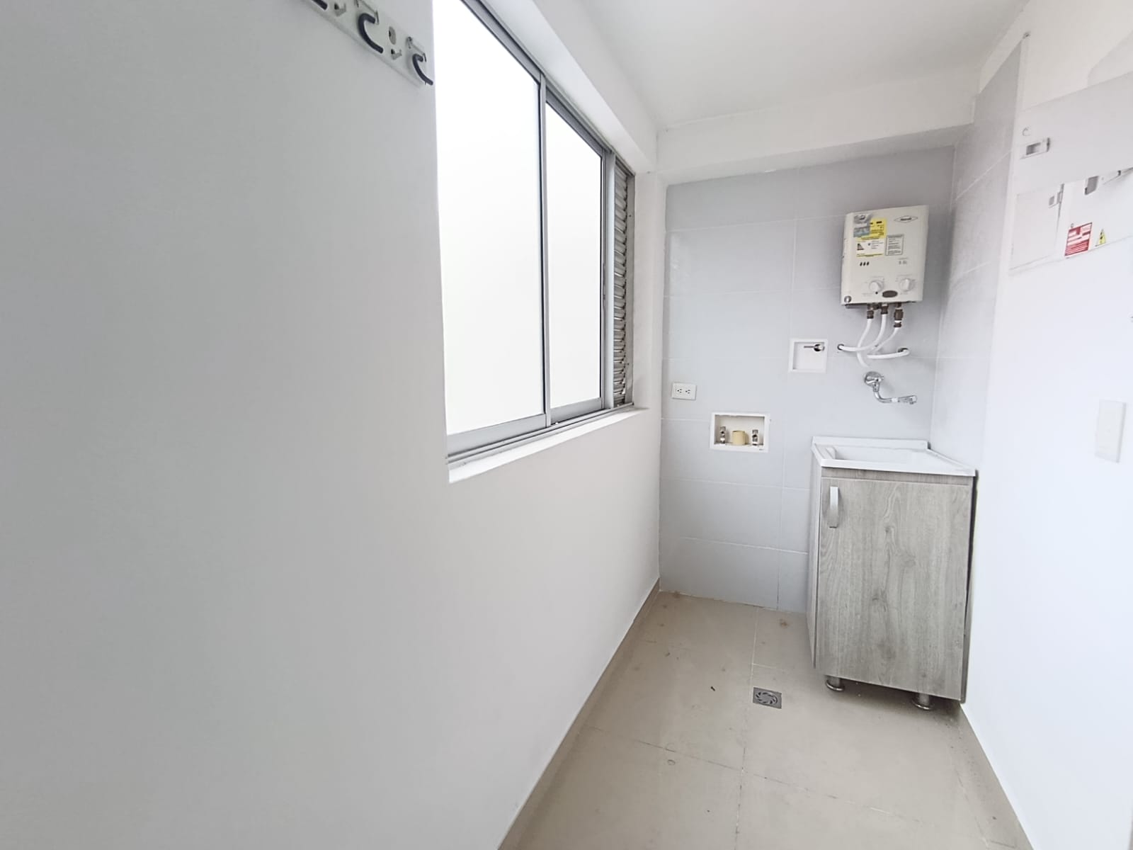 Apartamento en arriendo en Laureles, Medellín · foto 7 de 14