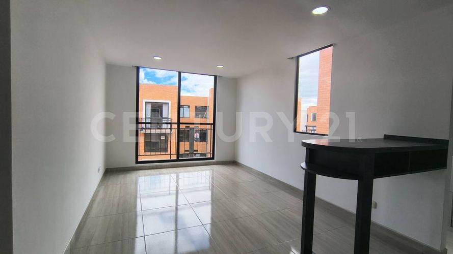 Apartamento de 3 alcobas en arriendo en San Antonio, Madrid, 60 m² · foto 2 de 24