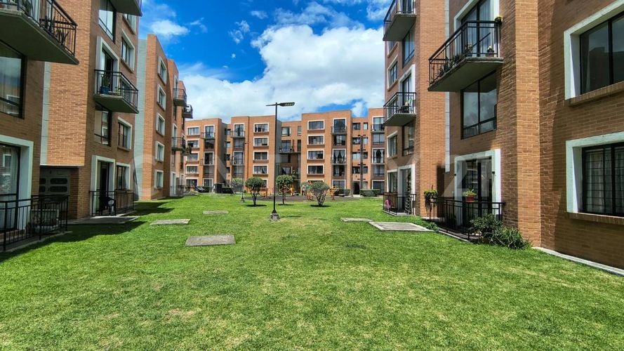 Apartamento de 3 alcobas en arriendo en San Antonio, Madrid, 60 m² · foto 18 de 24