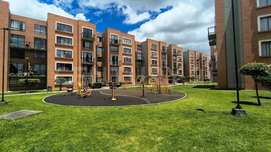 Apartamento de 3 alcobas en arriendo en San Antonio, Madrid, 60 m² · foto 19 de 24