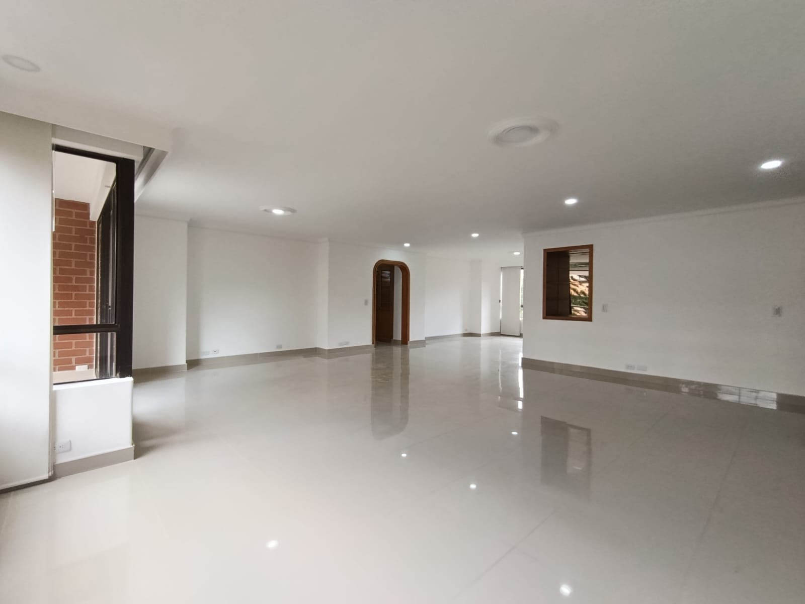 Apartamento en arriendo en El Poblado, Medellín · foto 2 de 20
