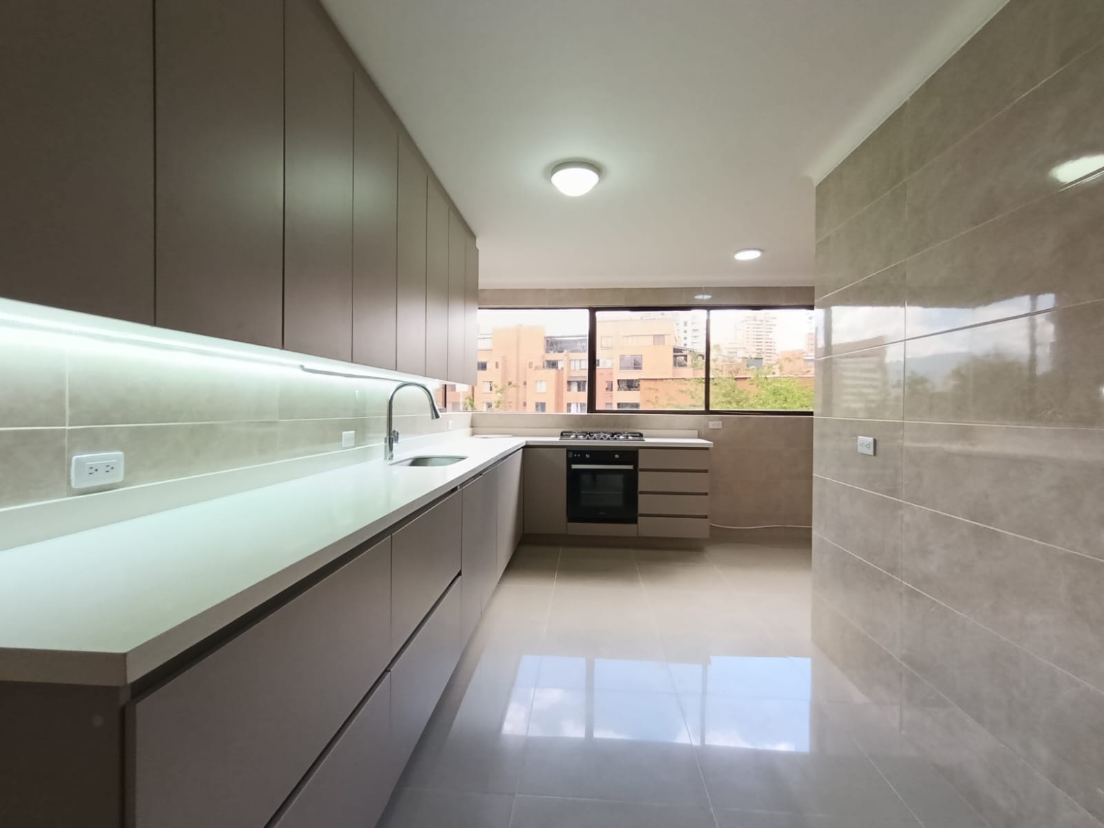 Apartamento en arriendo en El Poblado, Medellín · foto 5 de 20
