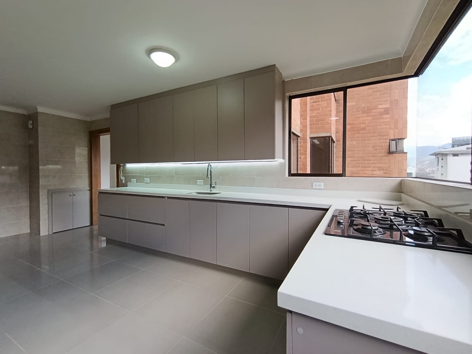 Apartamento en arriendo en El Poblado, Medellín · foto 7 de 20