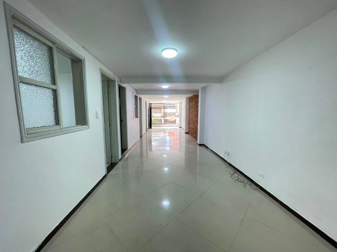 Apartamento de 4 alcobas en arriendo en Belén, Medellín, 140 m² · foto 2 de 17