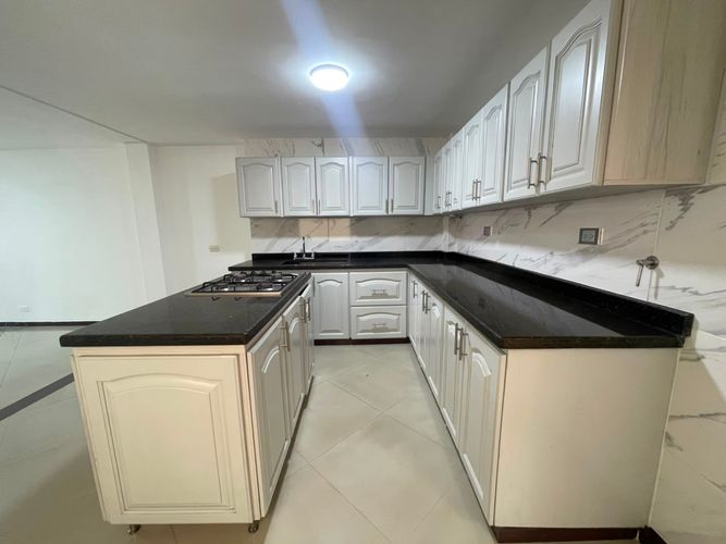 Apartamento de 4 alcobas en arriendo en Belén, Medellín, 140 m² · foto 12 de 17