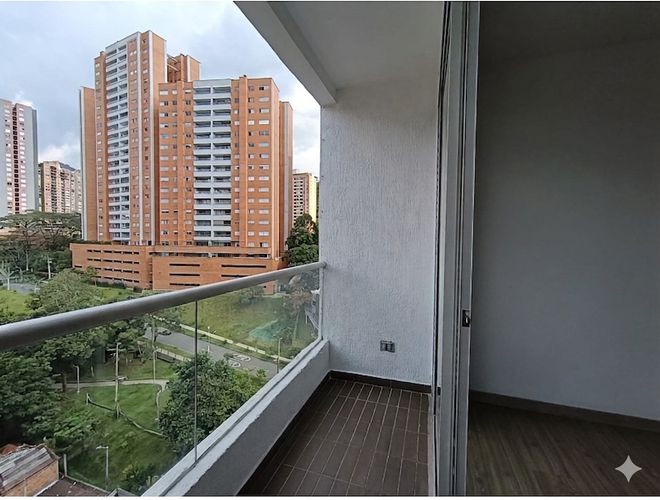 Apartamento de 2 alcobas en arriendo en Monteazul, Sabaneta, 69 m² · foto 2 de 17