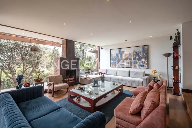 Casa de 3 alcobas en venta en Gratamira, Bogotá, 267 m² · foto 2 de 22