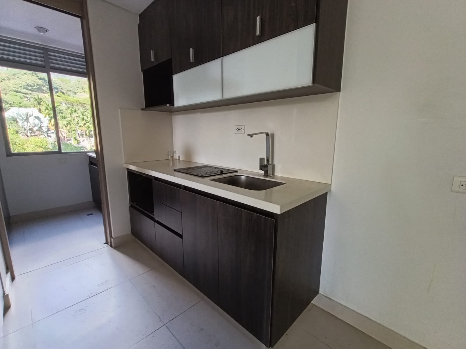Apartamento en arriendo en Loma Del Esmeraldal, Envigado · foto 2 de 11
