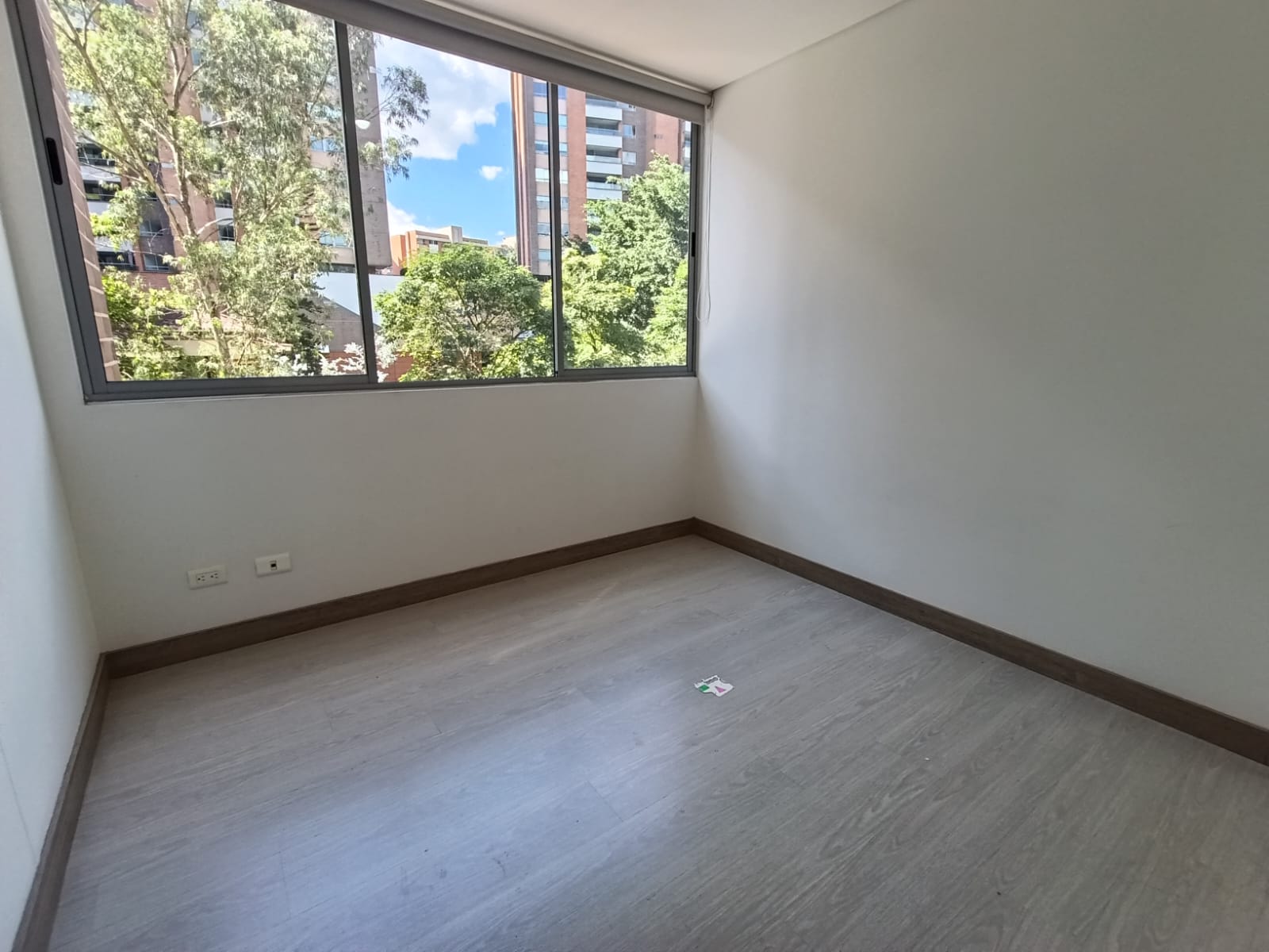 Apartamento en arriendo en Loma Del Esmeraldal, Envigado · foto 8 de 11