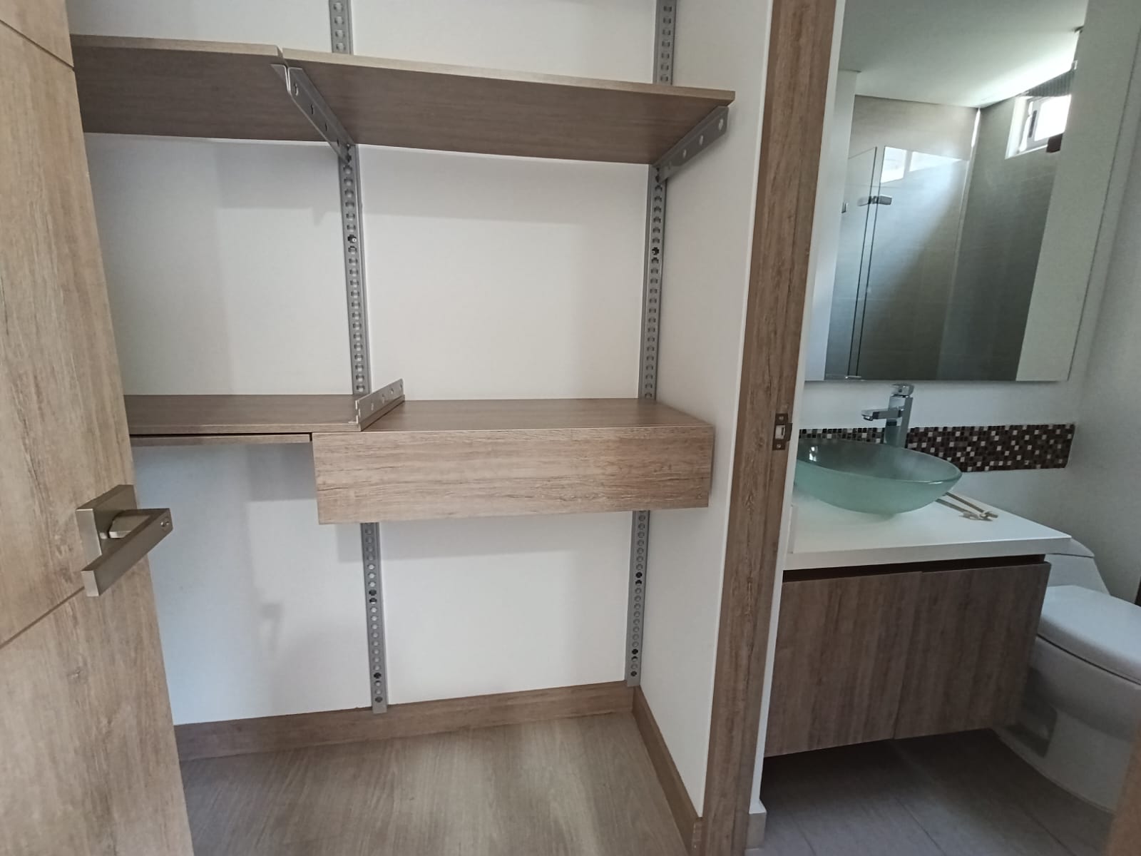 Apartamento en arriendo en Loma Del Esmeraldal, Envigado · foto 9 de 11