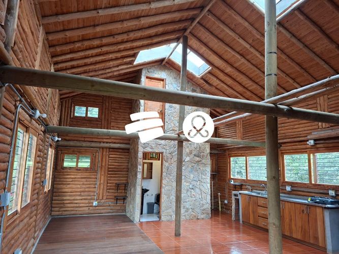 Finca en venta en Santa Elena, Medellín, 2200 m² · foto 2 de 10