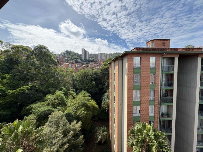 Apartamento de 2 alcobas en arriendo en Loma Del Indio, Medellín, 70 m² · foto 3 de 18