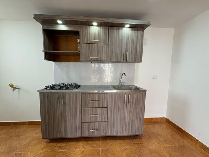 Apartamento de 2 alcobas en arriendo en Loma Del Indio, Medellín, 70 m² · foto 8 de 18