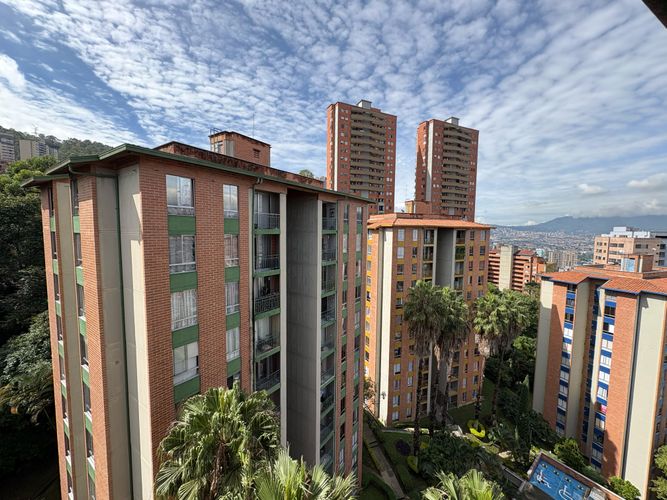 Apartamento de 2 alcobas en arriendo en Loma Del Indio, Medellín, 70 m² · foto 10 de 18