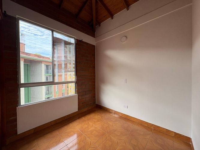 Apartamento de 2 alcobas en arriendo en Loma Del Indio, Medellín, 70 m² · foto 11 de 18