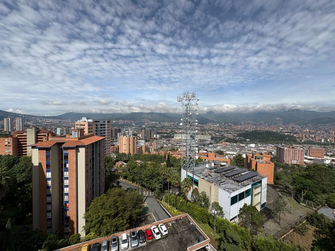 Apartamento de 2 alcobas en arriendo en Loma Del Indio, Medellín, 70 m² · foto 12 de 18