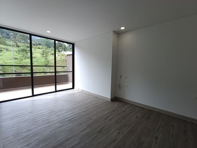 Apartamento de 1 alcoba en arriendo en Loma Del Escobero, Envigado, 63 m² · foto 3 de 20