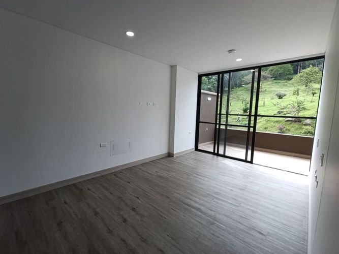 Apartamento de 1 alcoba en arriendo en Loma Del Escobero, Envigado, 63 m² · foto 6 de 20